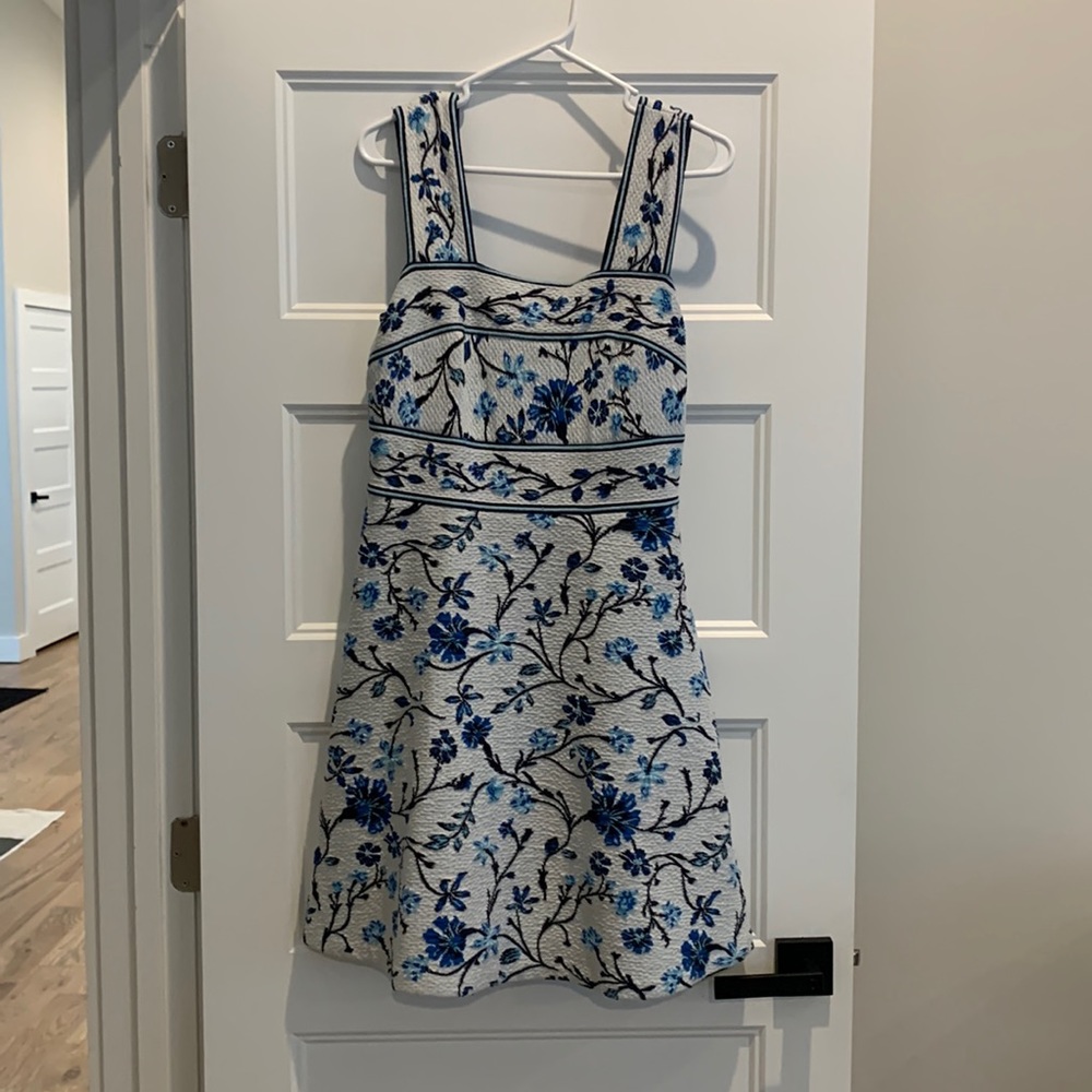 Maeve by Anthropologie spring dress blue and white with pockets size medium